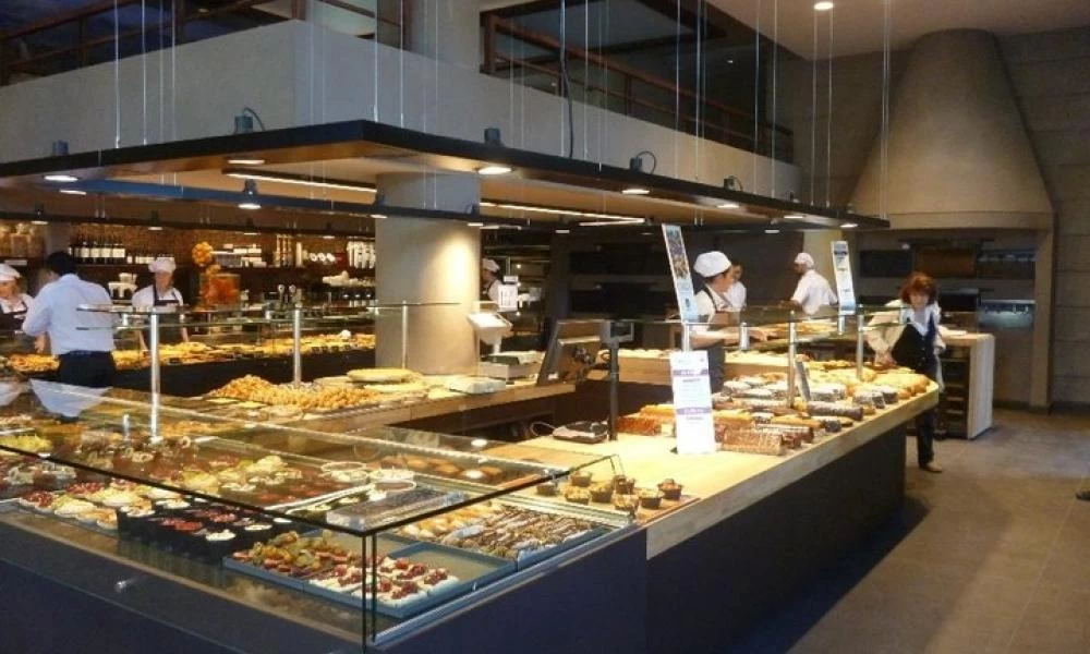 Φούρνοι Βενέτη: Βάζει "λουκέτο" σε 5 καταστήματα